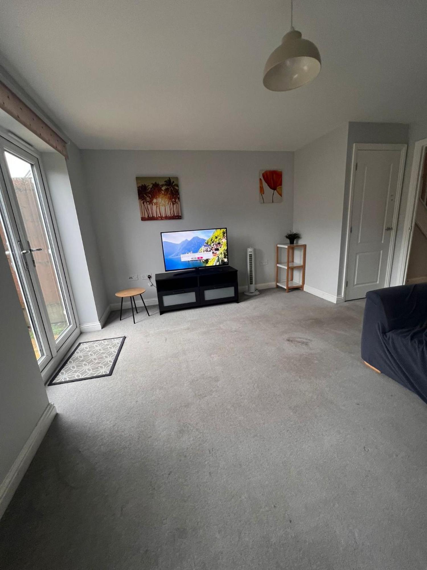 Whyte, Modern 3 Bed House With Garden, Sleeps 9, Free Parking, Sittingbourne City Centre, Kent Buitenkant foto